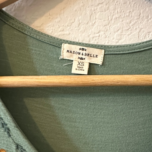 Mason & Belle green  Embroidered Blouse NWOT - Picture 3 of 5